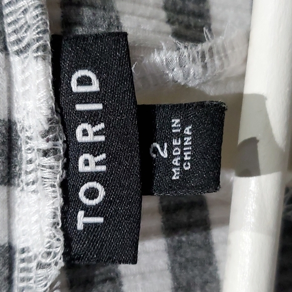 TORRID GRAY WHITE STRIPED TANK TOP PLUS SIZE 2 SHEER - Picture 3 of 7